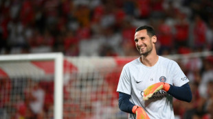 Goleiro espanhol do PSG Sergio Rico é internado 'em estado grave' após acidente com cavalo