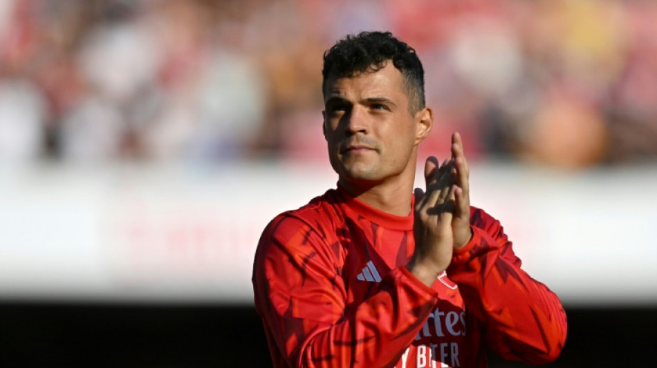 Suíço Granit Xhaka deixa Arsenal e assina com Bayer Leverkusen