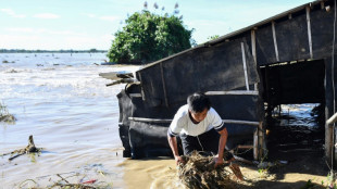 Floods strike thousands of houses in northern Philippines