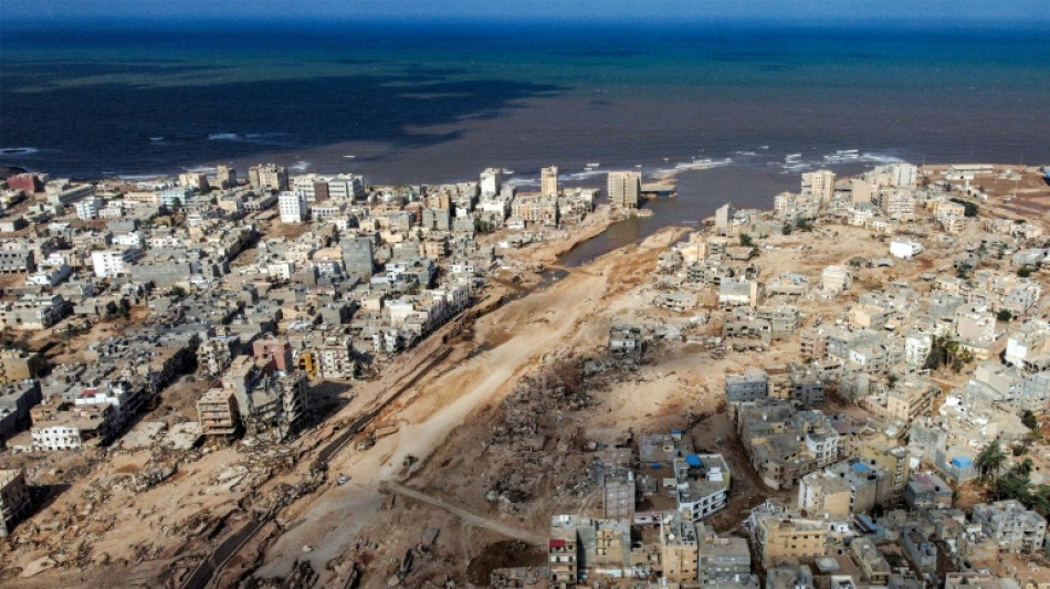 Cidade da Líbia devastada por inundação sofre apagão de comunicações após protestos