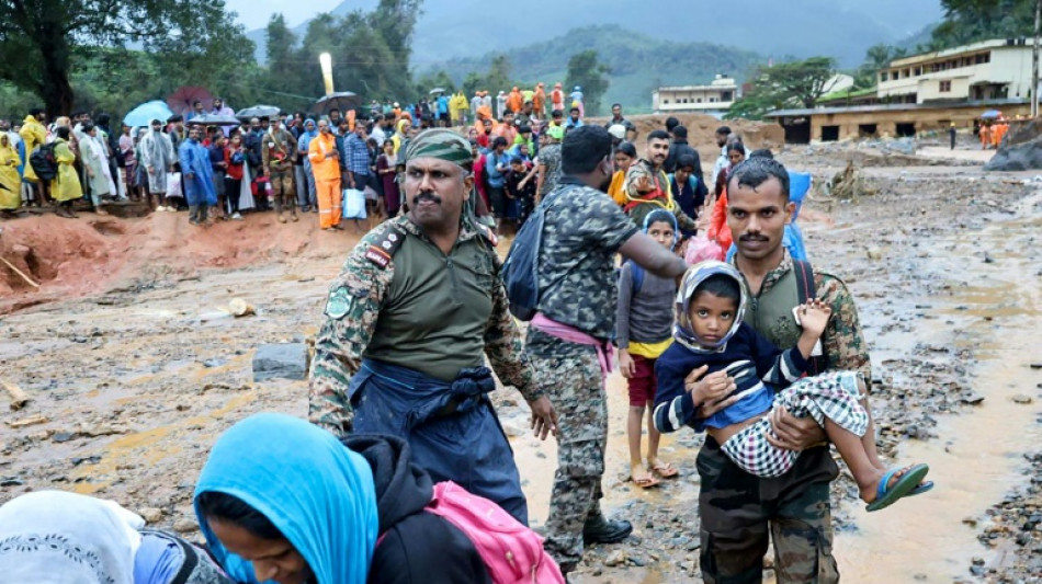 India landslide toll hits 160 as rain hampers rescue work