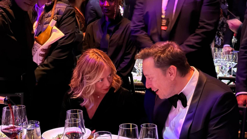  Musk consegna alla Meloni il 'Global Citizen Award 2024' 