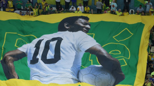 Pele says watching Brazil World Cup match from hospital