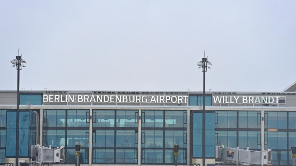 Nach Blockade des Berliner Flughafens fünf von sechs Aktivisten wieder frei
