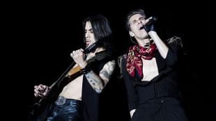 Jane's Addiction annullano tour dopo rissa tra Farrell e Navarro