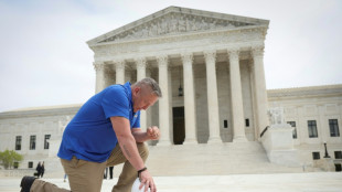 US Supreme Court backs praying football coach