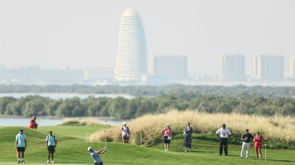 Waring holds one-shot Abu Dhabi lead as McIlroy struggles