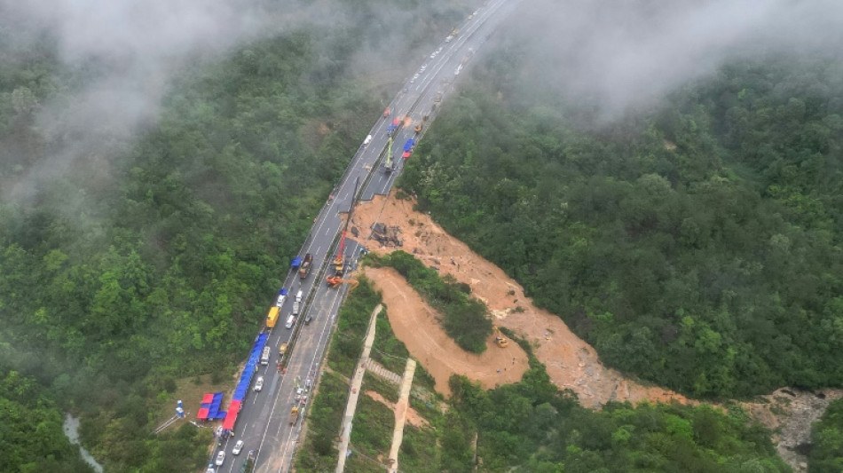 Effondrement d'une autoroute en Chine: nouveau bilan de 36 morts