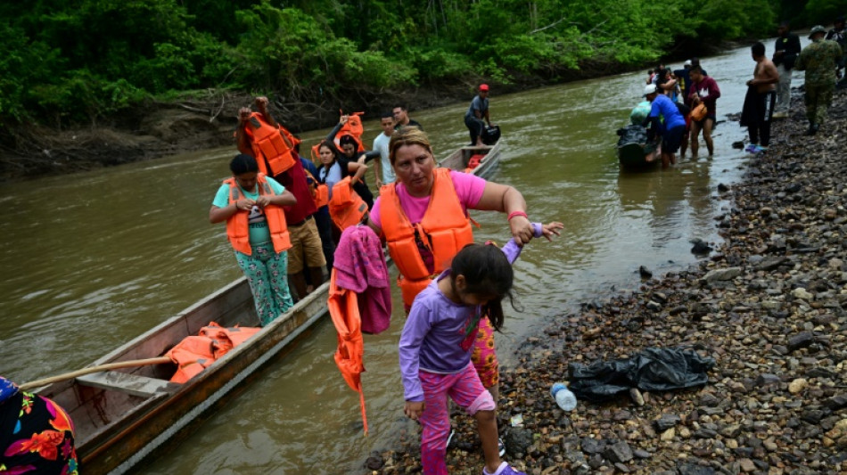  Cifra de migrantes que cruzan selva panameña hacia EEUU cayó 41% en 2024 