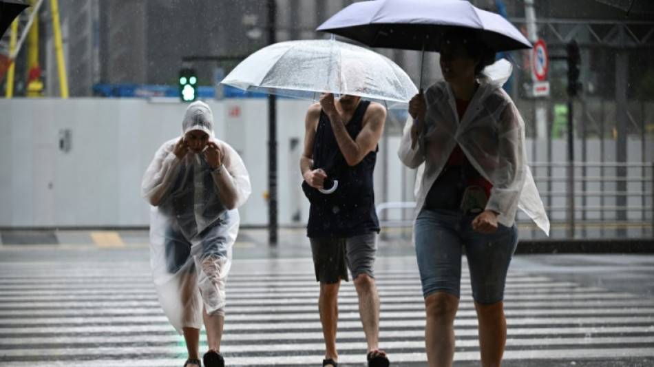 Cientos de vuelos y trenes cancelados en Japón por un tifón que amenaza Tokio