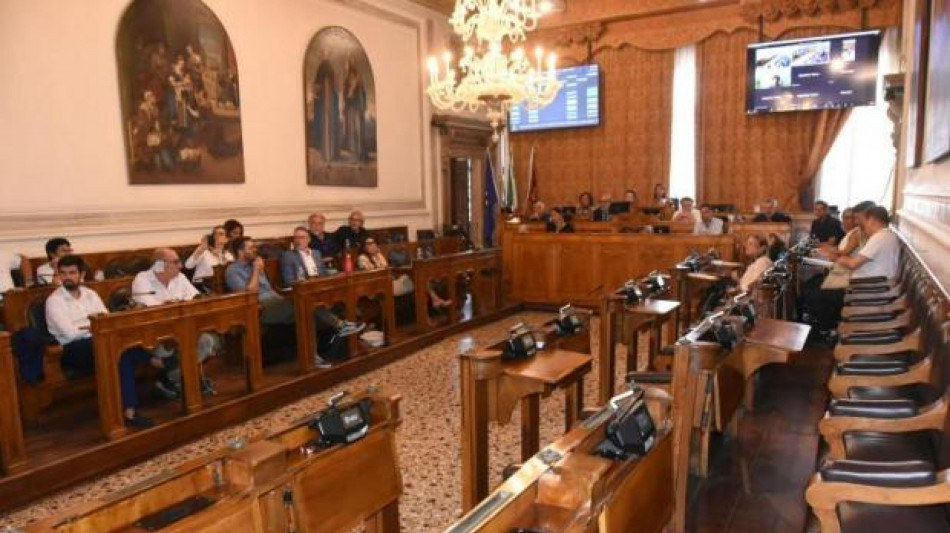 Opposizioni abbandonano il Consiglio comunale a Venezia