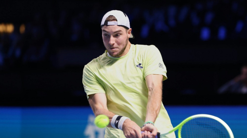 Paris: Struff nach Sieg gegen Zverev-Schreck weiter