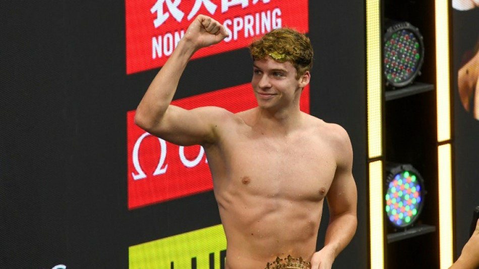 Natation: Léon Marchand s'impose, encore, sur 400 m quatre nages à Singapour