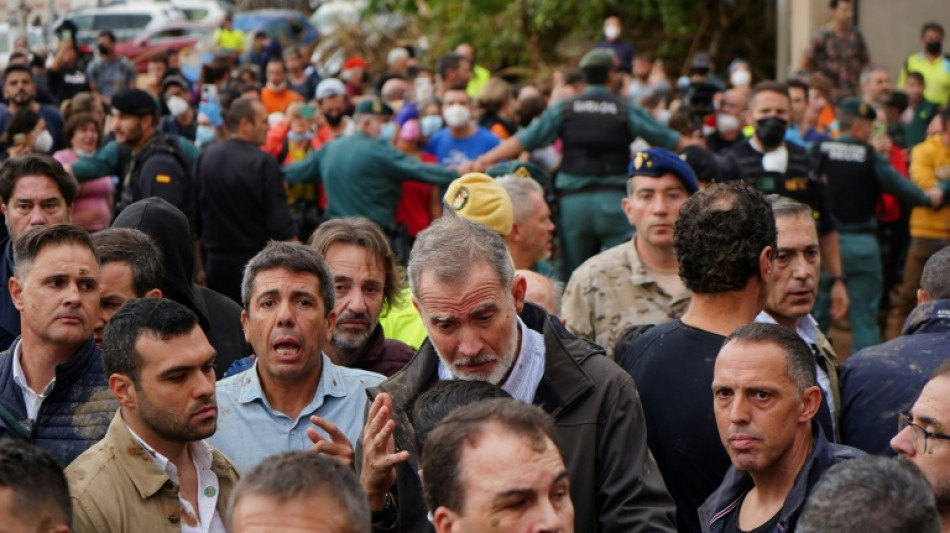 Crowd hurls mud, insults at Spanish royals, PM on visit to flood zone