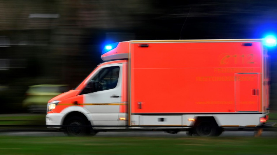 Rettungskräfte holen Schwangere mit Wehen aus Stau bei Oberhausen