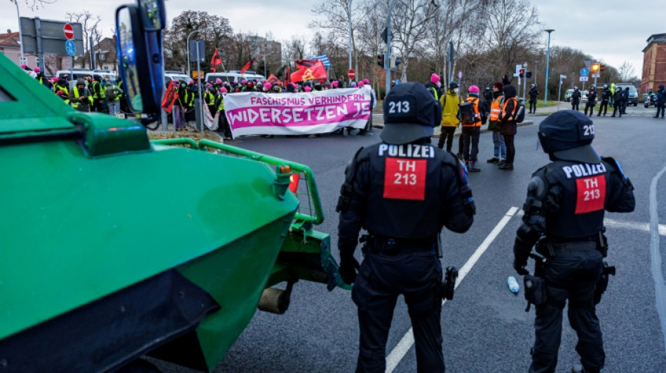 Polizeibilanz nach Riesa: Bislang 70 Ermittlungsverfahren - 30 verletzte Beamte