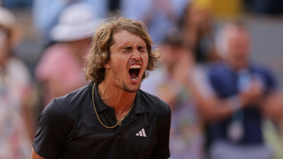 Zverev vence argentino Etcheverry e volta às semifinais de Roland Garros