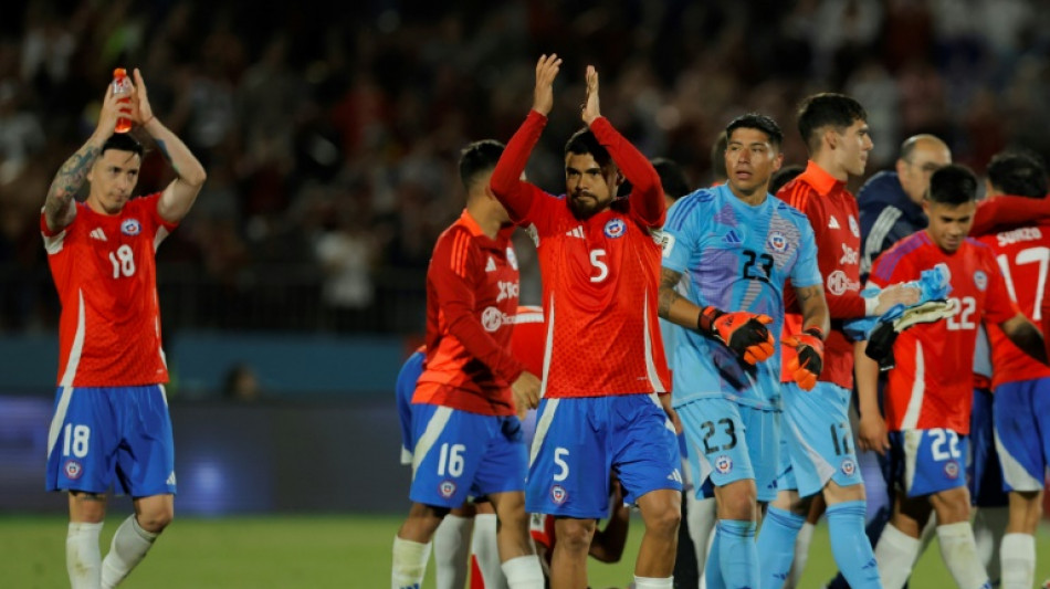 Chile vence Venezuela (4-2), mas segue longe da Copa do Mundo