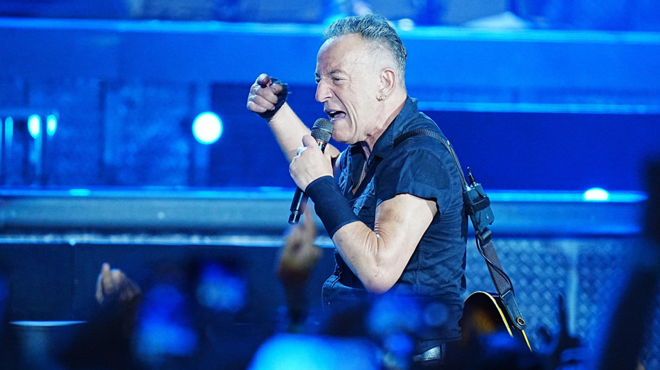 Springsteen, rinviati i concerti di Milano dell'1 e 3 giugno