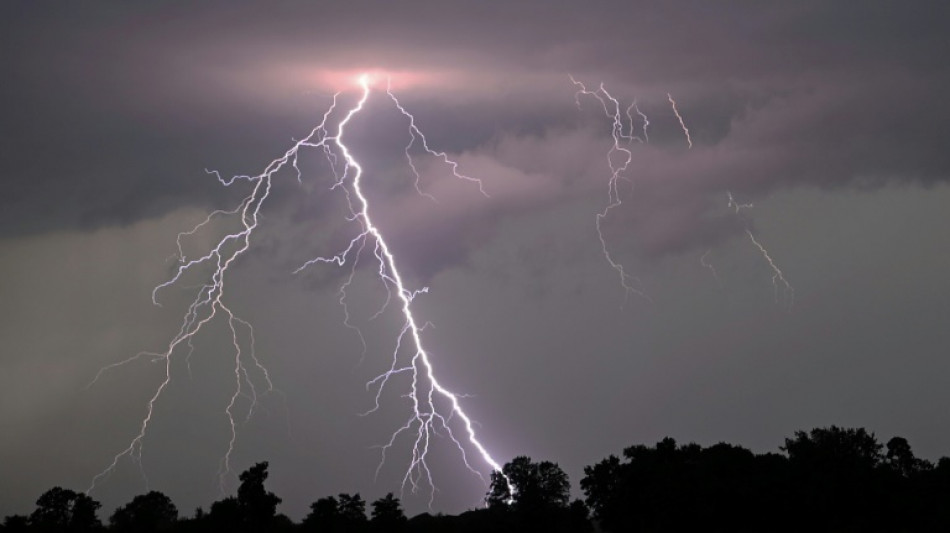 Unwetter ziehen über Norddeutschland: Kinder durch Blitz lebensgefährlich verletzt