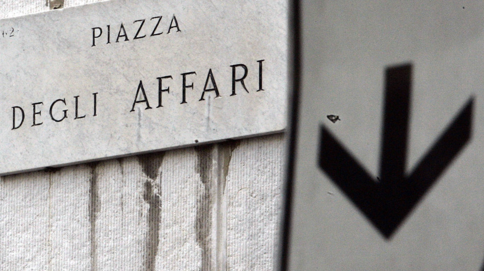 Piazza Affari chiude in forte calo (-2,27%)