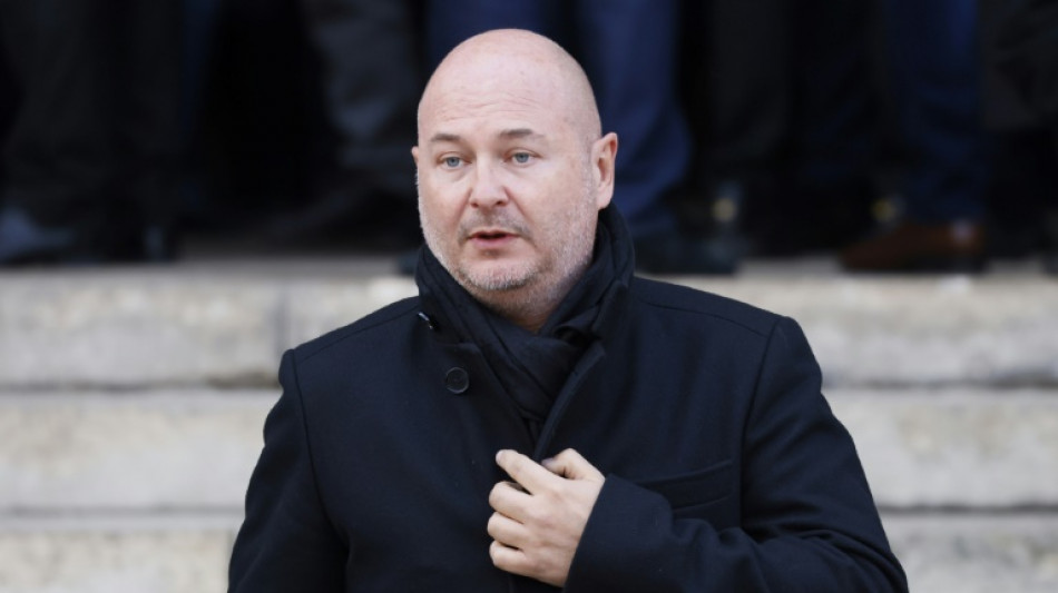 Cauet, accusé de viol, assigne NRJ en justice pour revenir à l'antenne