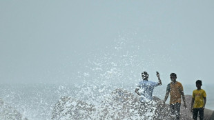 Cuatro niños mueren ahogados en Sri Lanka por una tormenta que se dirige a India