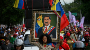 Maduro dice que opositora Machado prepara su salida de Venezuela