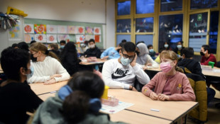 Lehrerverband: Grundschulen notfalls durch Maskenpflicht vor Schließung schützen