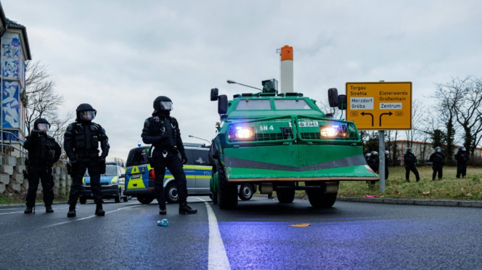  Massive Proteste gegen AfD in Riesa - Polizei spricht von 8000 Teilnehmenden 