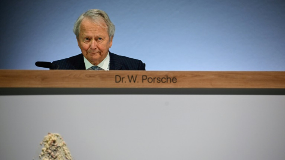 Deutsche Tageszeitung Tortenwurf Und Nacktprotest Bei Volkswagen