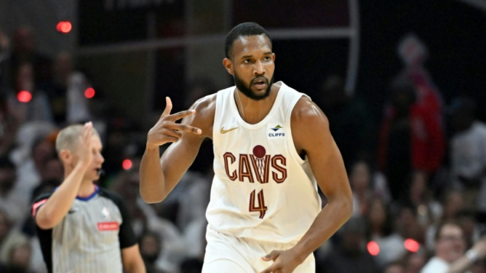 Mobley fuels NBA-best Cavaliers in win over Hornets