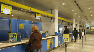 Poste: "Manterremo impegno sul servizio universale"