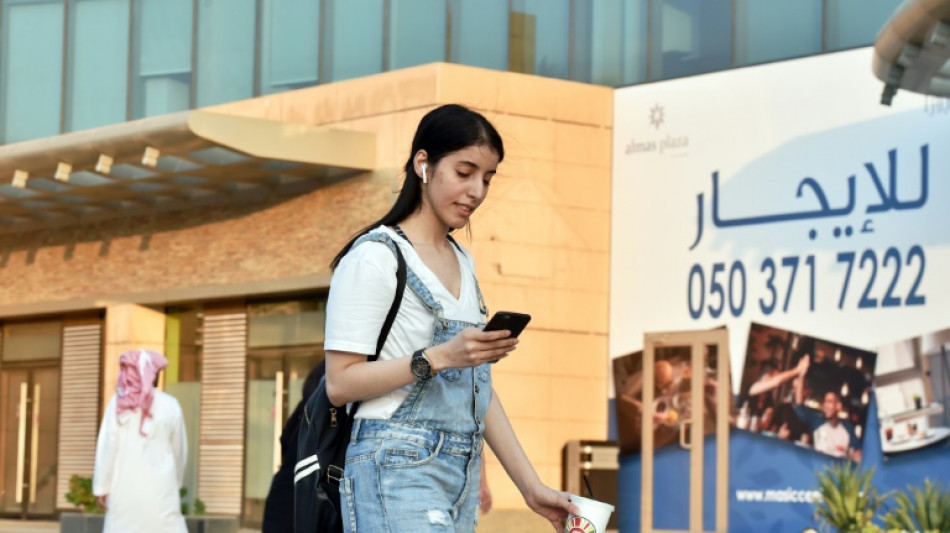 Prisão e exílio para irmãs sauditas por defender os direitos das mulheres