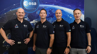 Zwei deutsche Astronauten bereiten sich auf Mondmission vor