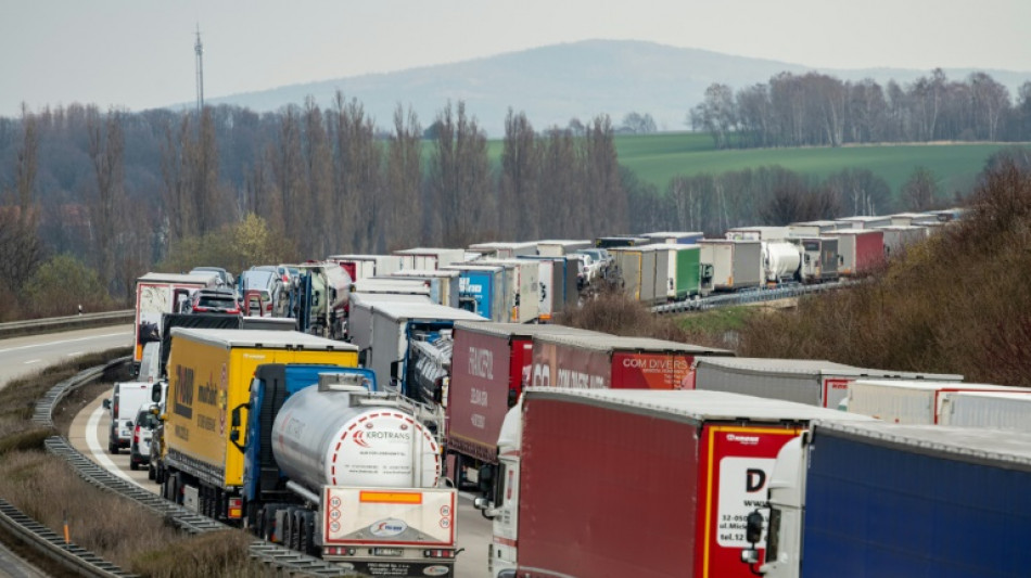 Lastwagenfahrer fährt mehr als 130.000 Kilometer ohne gültigen Führerschein