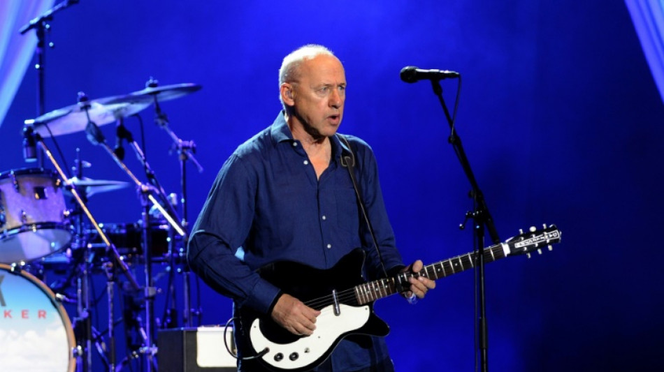 Mark Knopfler, líder do Dire Straits, vai leiloar 120 guitarras e amplificadores