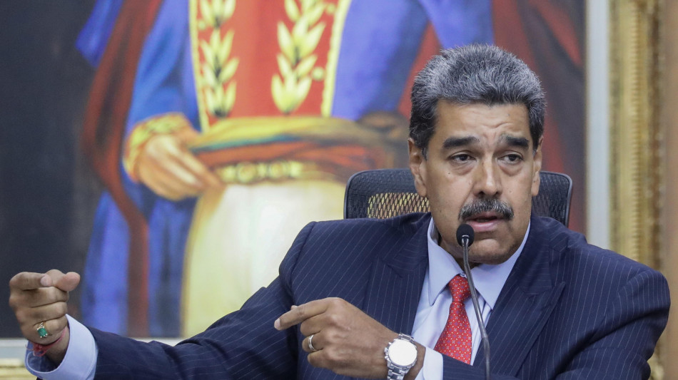 Maduro risponde a Machado con la 'marcia nazionale della pace'