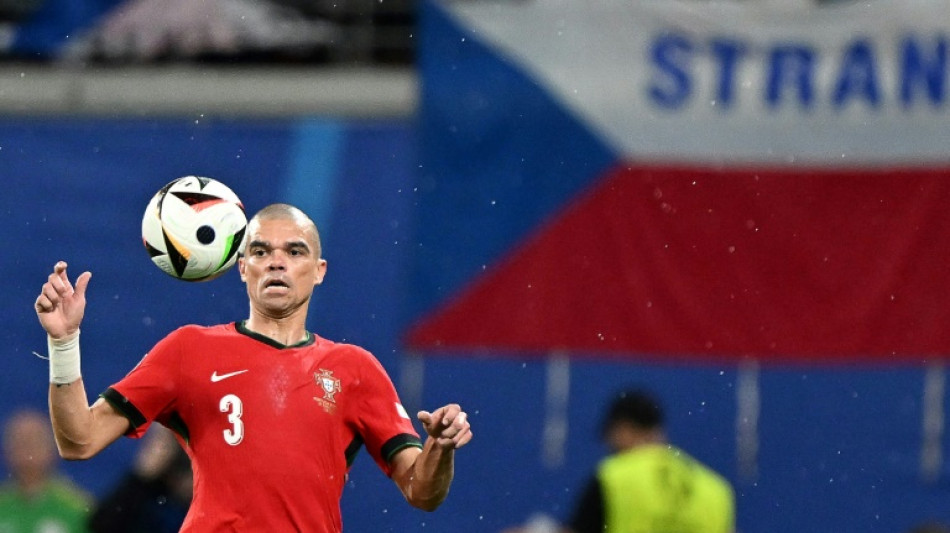 Aos 41 anos, Pepe se torna o jogador mais velho da história da Euro