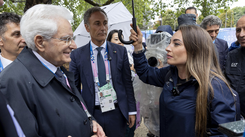 Parigi: Mattarella lascia la Francia