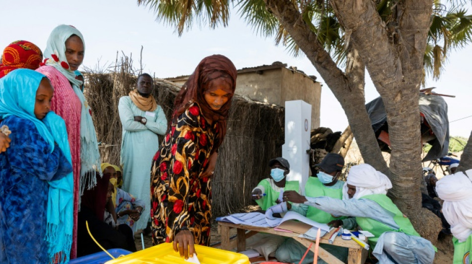  Tchad: triples élections après trois ans de régime spécial 