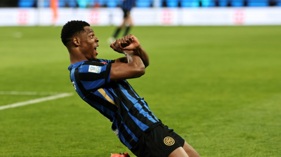 Dumfries double takes Inter into Italian Super Cup final