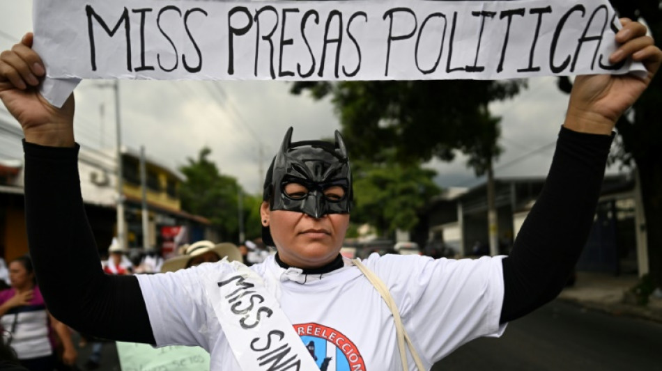 Protesto em El Salvador contra regime de exceção durante Miss Universo