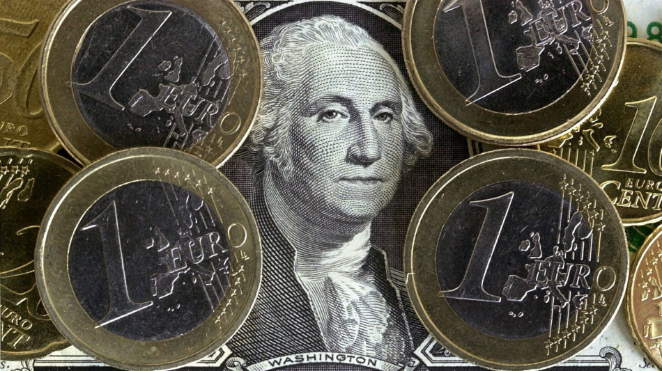 L'euro è stabile, a 1,1165 dollari