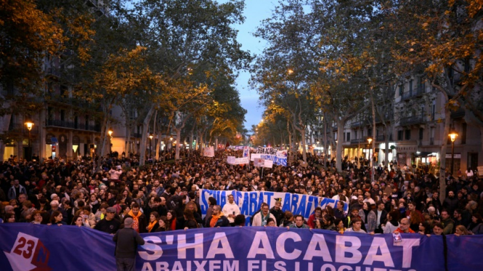 Miles de personas se manifiestan en Barcelona contra el precio de los alquileres