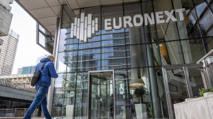 Borsa: Europa cala con le trimestrali e attende l'inflazione